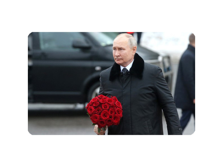 Президент России Владимир Путин участвует в памятных мероприятиях, посвященных 80-летию снятия блокады Ленинграда.