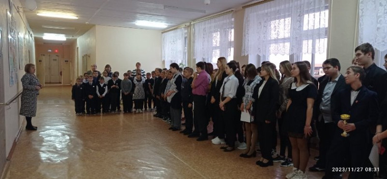 В МБОО Большекандалинская СШ на торжественной линейке был объявлен старт «Недели антикоррупционных инициатив».